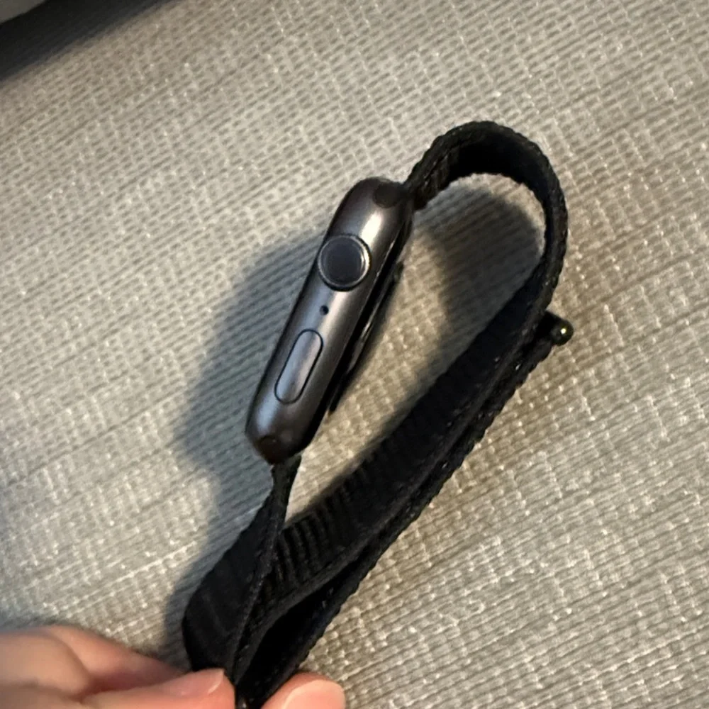 Series 3 44mm (GPS) Apple Smartwatch with Black Band